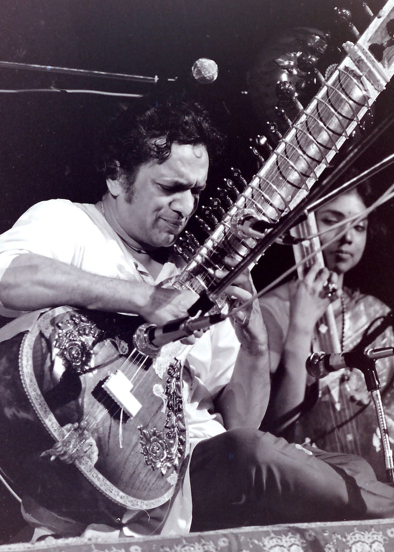 19 Of The Greatest And Most Famous Sitar Players